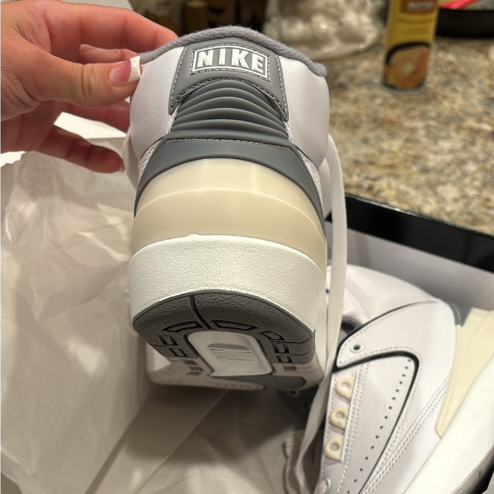 Air jordan retro 2 BRAND NEW WITH BOX - Picture 2 of 4